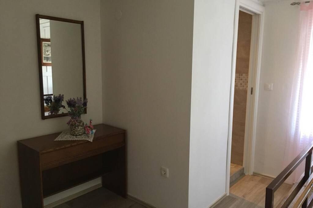 Apartman Knezovic Stari Grad  Kültér fotó